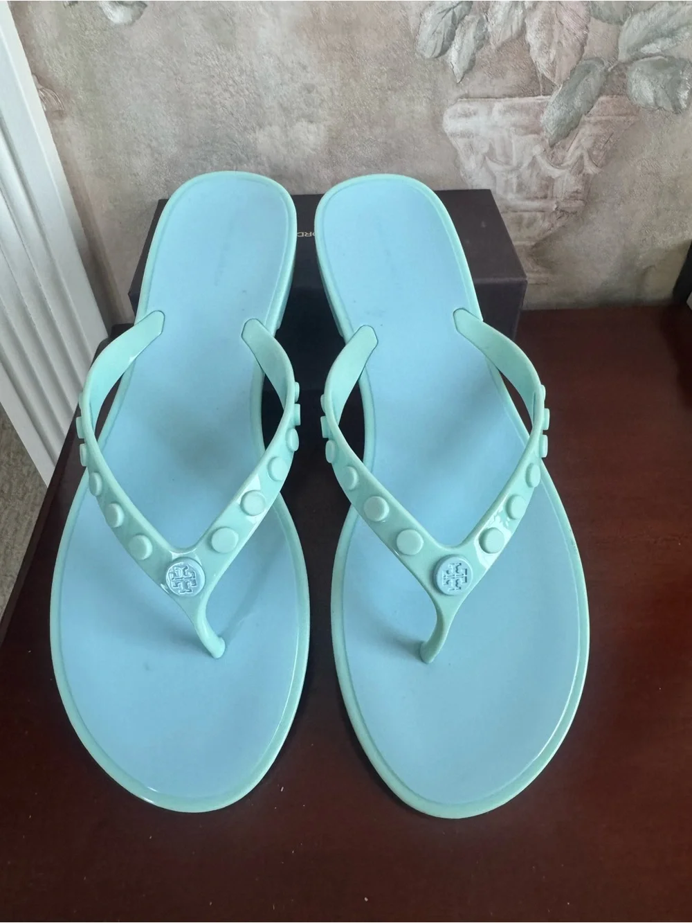 TORY BURCH TONE ON TONE STUDDED JELLY THONGS BABY BLUE 8